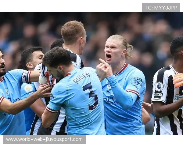哈兰德被拍到在社区医务所排队接受义诊,低调又真实 哈兰德被拍到在社区医务所排队接受义诊,低调又真实
