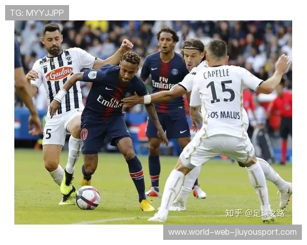 足球左路突破连续踩单车，对手眼花缭乱