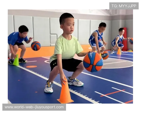 青少年篮球训练注重体能与技术并重，青少年篮球体能训练注意事项